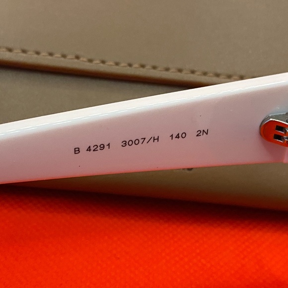 NEW Burberry BE4291 White Sunglasses - Picture 9 of 15